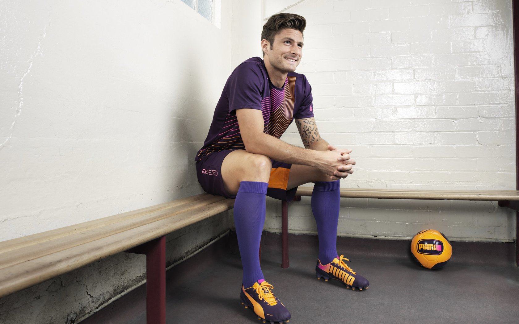 开云官网-城市社区篮球场分布不断优化，推动全民健身普及化，社区篮球队